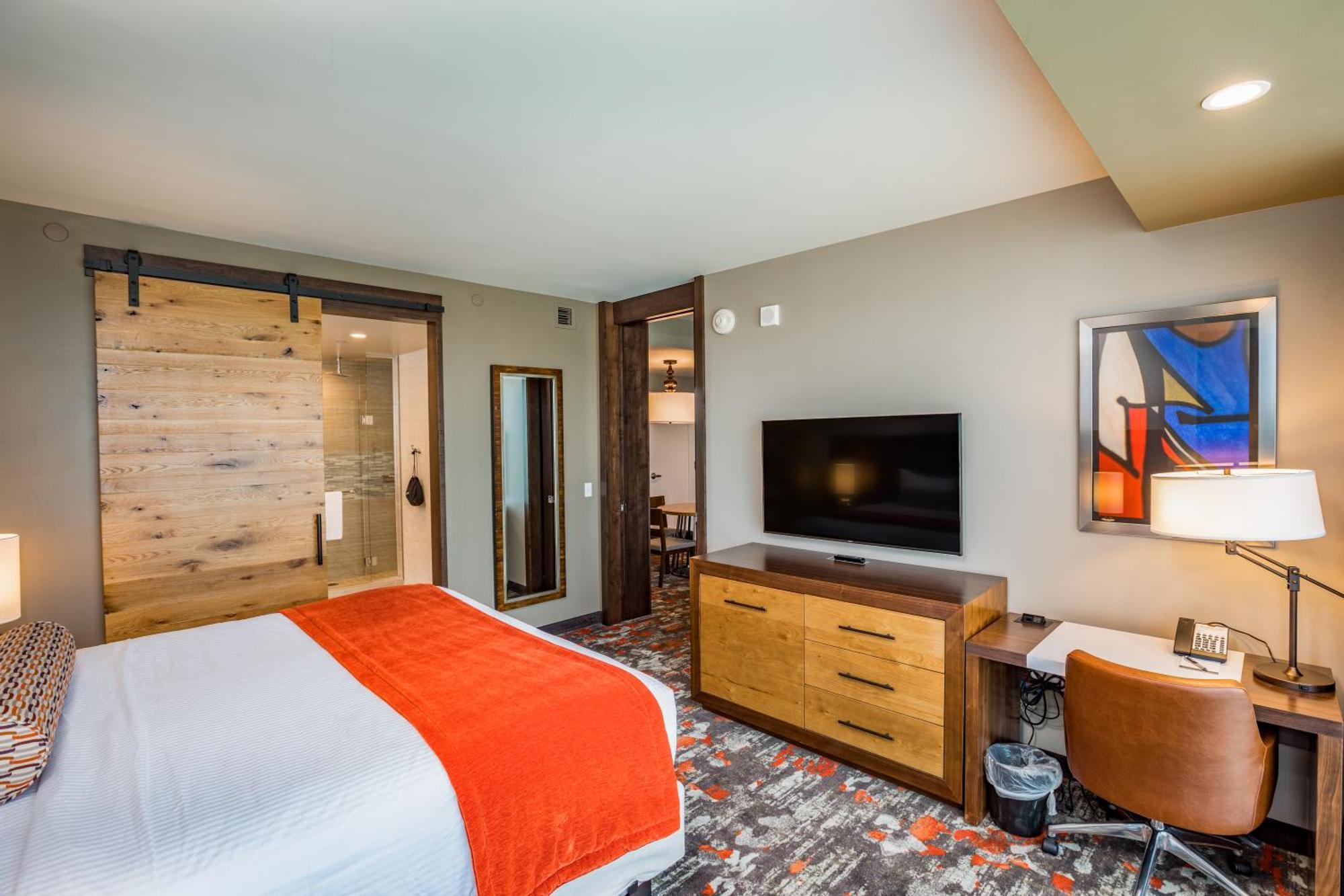 Executive King Suite - Non-Smoking